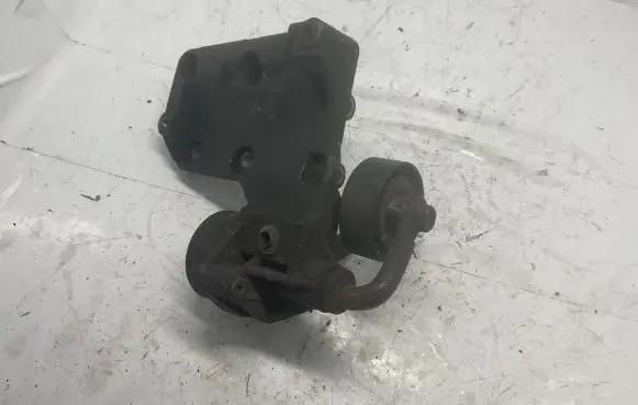 BMW X5 E53 Generator/alternator belt tensioner