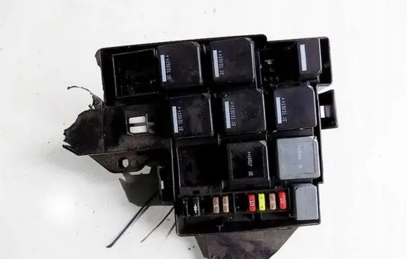 Jaguar XF X250 Fuse module
