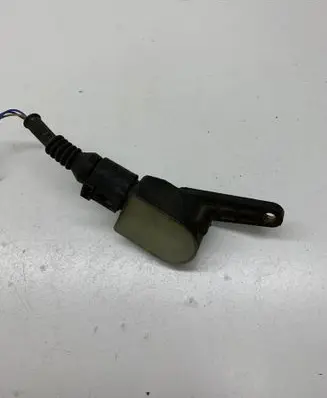 Headlight/headlamp level sensor