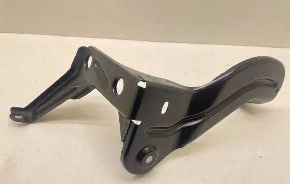 Audi A6 S6 C6 4F Intercooler pipe mounting bracket 4F0145813F