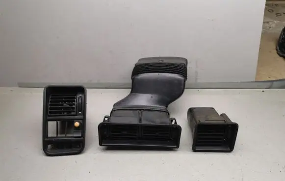 Ford Sierra Dash center air vent grill 85BG9A677AA 87BGA014L21AA 87BGA018B08AA