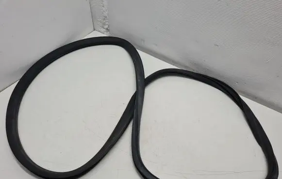 Volkswagen Caddy Sliding door rubber seal 2K0843792B