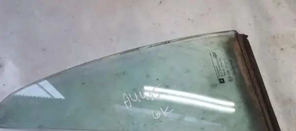 Opel Astra G Rear vent window glass 