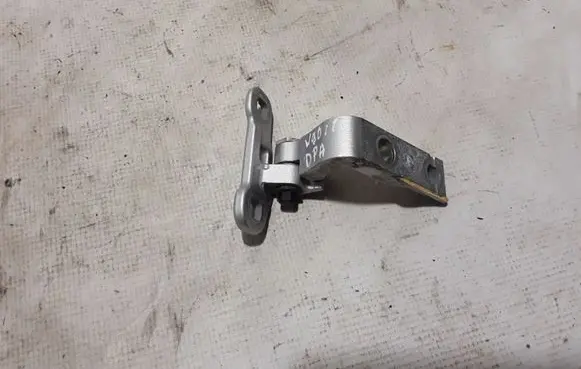 Volvo S90, V90 Front door lower hinge 31442034