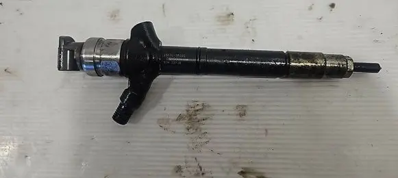 Toyota RAV 4 (XA30) Fuel injector 236700R020 01H22748 Q01H22748