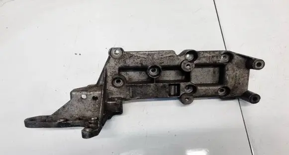 Volvo S60 Engine mounting bracket 8642196