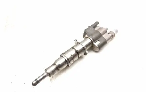 BMW 3 E90 E91 Fuel injector 7589048 758904808