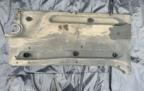Rear underbody cover/under tray