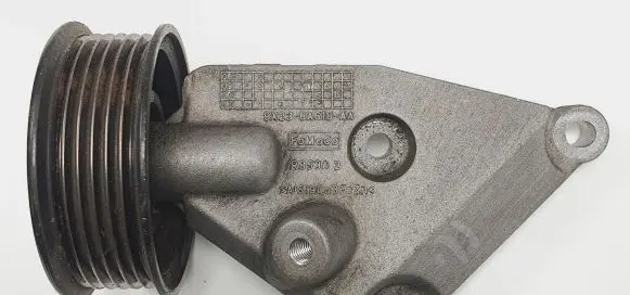 Jaguar XF X250 Engine mounting bracket 9X23-8A610-AA