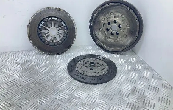 Audi A3 S3 8V Clutch set kit 04E141025J 03L141031L