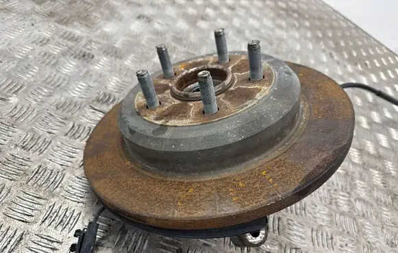 Dodge Durango Rear wheel hub 04877113AC 05154230AF 68253397AB