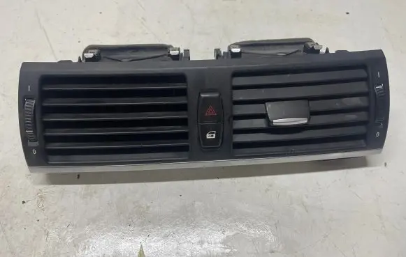 BMW X5 E70 Dash center air vent grill 6958654 7161801 7161802