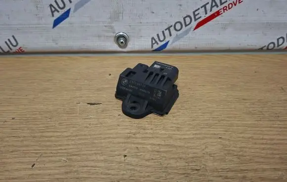 BMW 5 F10 F11 Glow plug pre-heat relay 0522120103