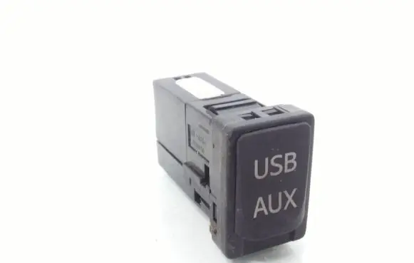 Toyota Verso USB socket connector 8619002060