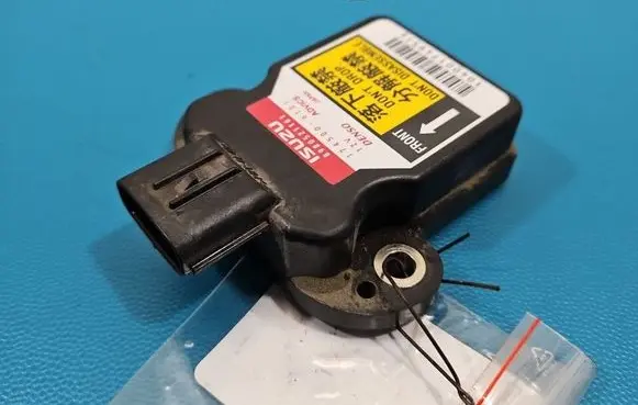 Isuzu D-Max ESP acceleration yaw rate sensor 1745006101 IMPRK1535501