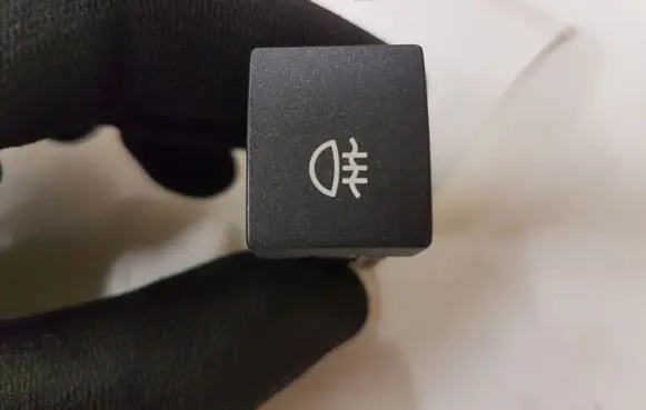 Fog light switch
