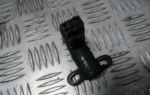 Ford Mondeo Mk III Crankshaft position sensor 1S7F6C315AD 1S7F-6C315-AD
