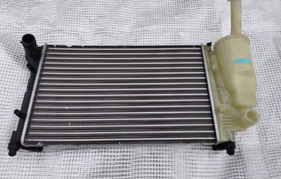 Fiat Panda II Coolant radiator 20220410
