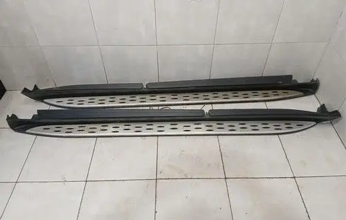Mercedes-Benz GL X166 Side skirt rear trim A1666900010