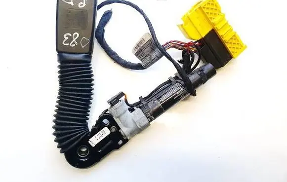 BMW 5 F10 F11 Front seatbelt buckle 615796400B 26072010