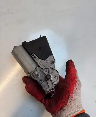 Volkswagen Golf IV Sunroof motor/actuator 1J6959591