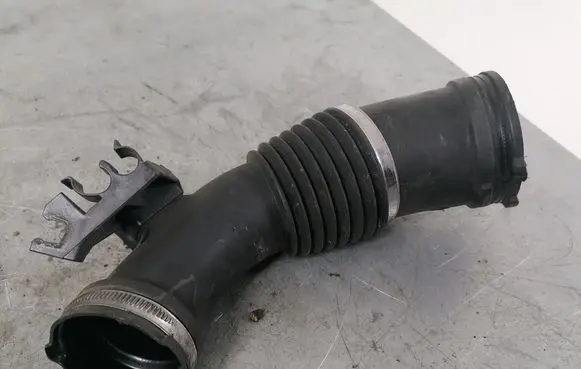 Audi A5 8T 8F Air intake hose/pipe 059129627L