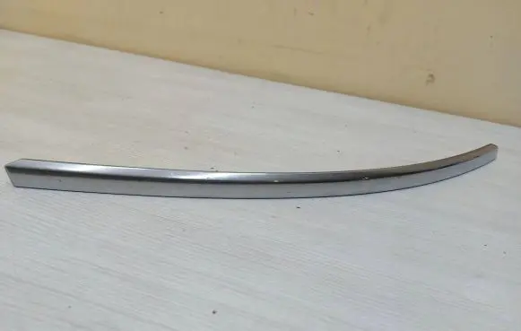 Front bumper splitter molding