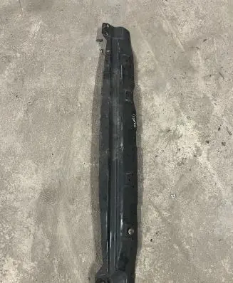 Volkswagen Touareg I Bottom radiator support slam panel 