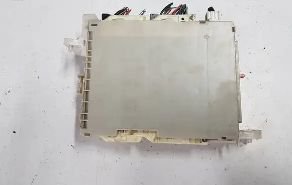 Toyota Yaris Fuse box set 8273052M80IAUTOPI 8273052M80 8273052M80B