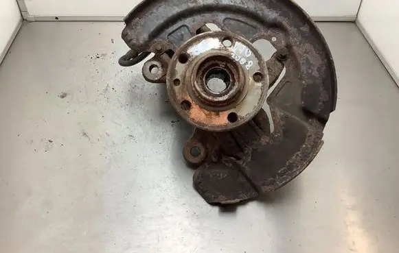 Volvo V70 Front wheel hub
