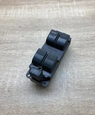 Mazda 2 Electric window control switch DD066350B 05074535