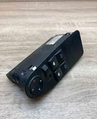 BMW 5 E39 Electric window control switch 8368967