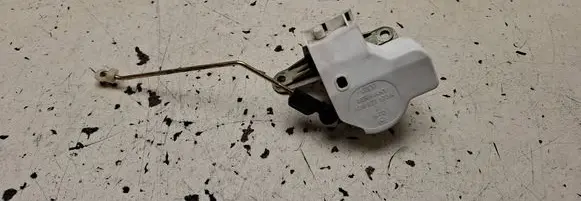 Audi A3 S3 8L Tailgate exterior lock 8D9827573A
