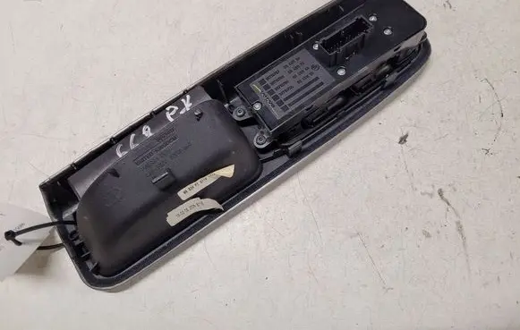 Volvo V50 Electric window control switch 8663817 30710787