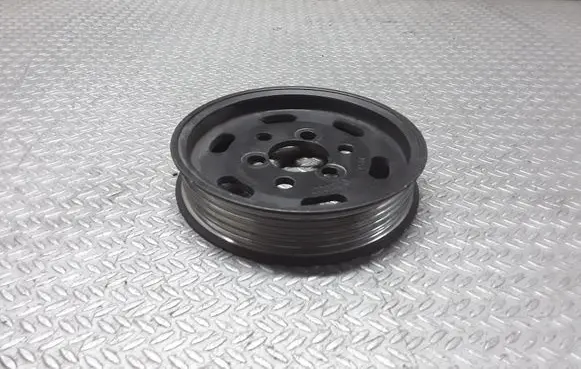 Volkswagen Golf IV Power steering pump pulley 038145255B