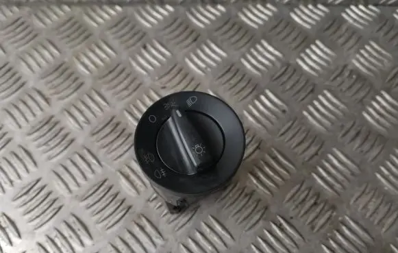 Skoda Fabia Mk2 (5J) Light switch 1U0941531D