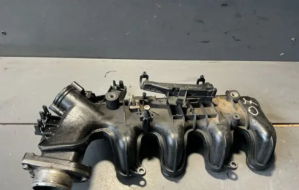 Peugeot 307 Intake manifold 9653808680