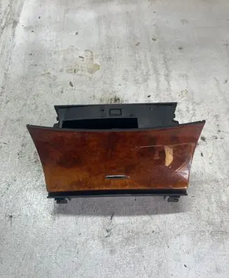 Mercedes-Benz E W211 Car ashtray A2116802852