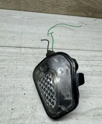 Volkswagen PASSAT B7 Front door wing mirror part 3C8945291