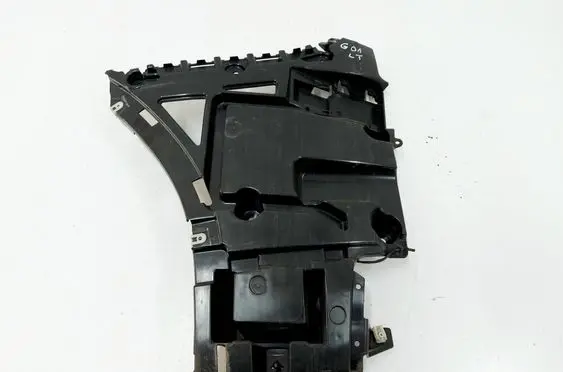 Rear bumper mounting bracket