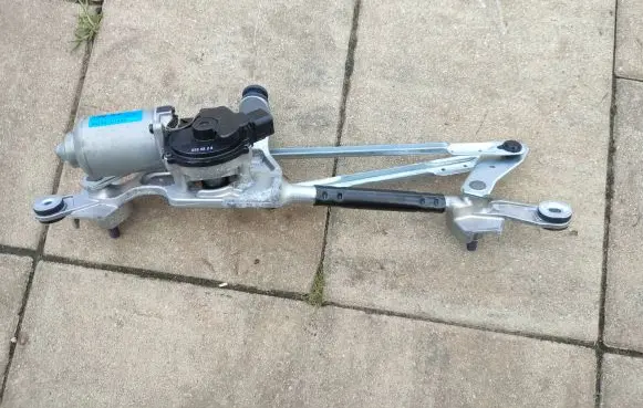 KIA Stonic Front wiper linkage and motor 98110C1950 035419390
