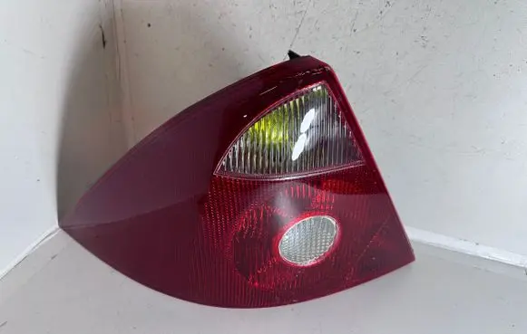 Ford Mondeo Mk III Rear/tail lights