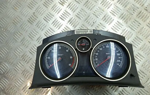 Opel Zafira B Speedometer (instrument cluster) 13230576 SW4405