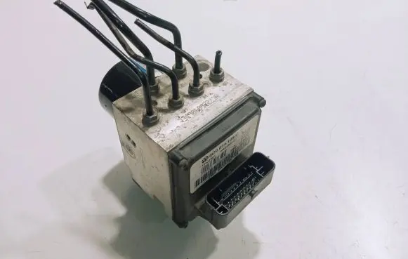Volkswagen PASSAT B6 ABS Pump 3C0614109C 16431601 16431501C