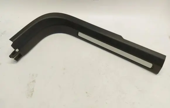Front sill (body part)