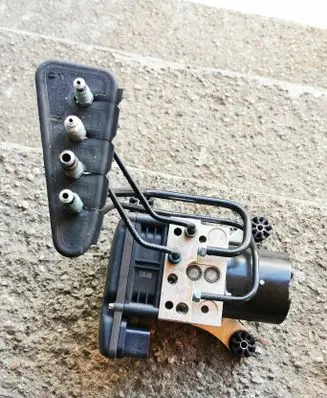 BMW 7 F01 F02 F03 F04 ABS Pump 6795069