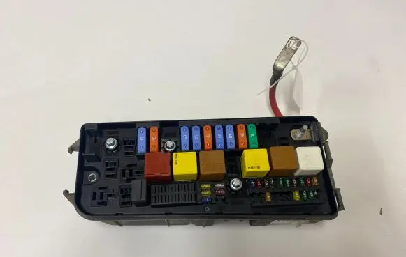 Opel Signum Fuse module 13144710 519067011