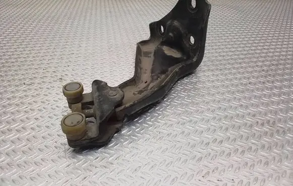 Fiat Scudo Sliding door lower roller guide/hinge 982060