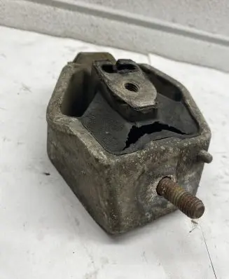 Audi A4 S4 B5 8D Gearbox mount 4A0399151D