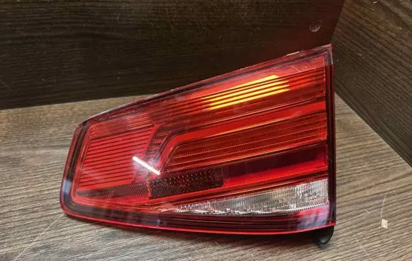 Volkswagen PASSAT B8 USA Tailgate rear/tail lights 3G9945094E